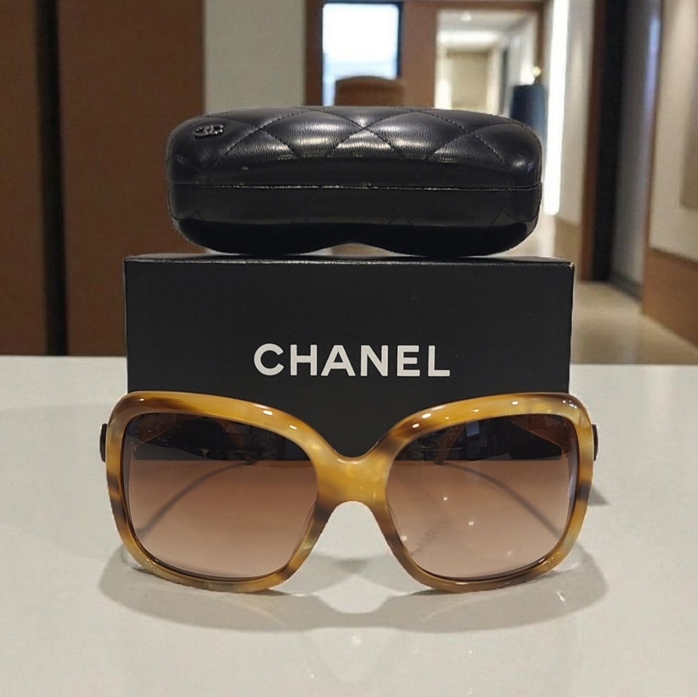 CHANEL Bow Tortoise Shell Sunglasses‎ Model 5171